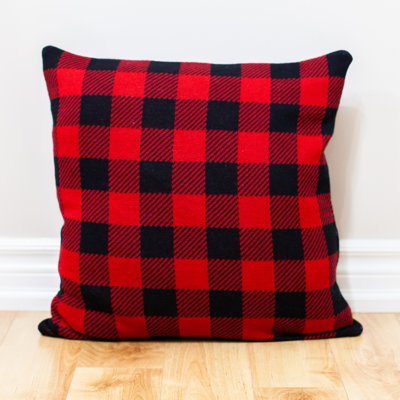  Polyester Throw Square Pillow Cover & Insert
