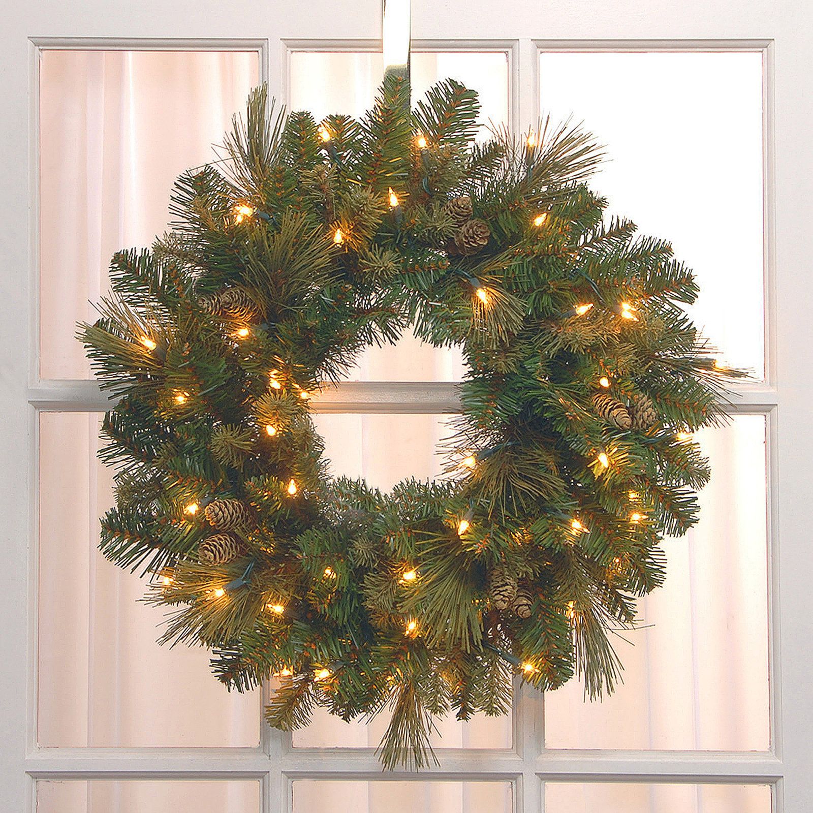 Pre-Lit Pine Wreath, 24"