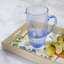 Pichet en verre texturé bleu 8,75 po