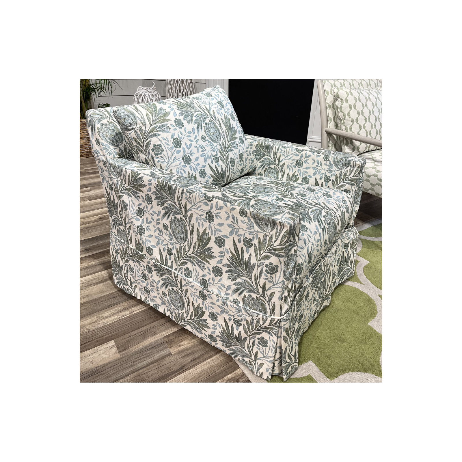 Nancy Swivel Chair