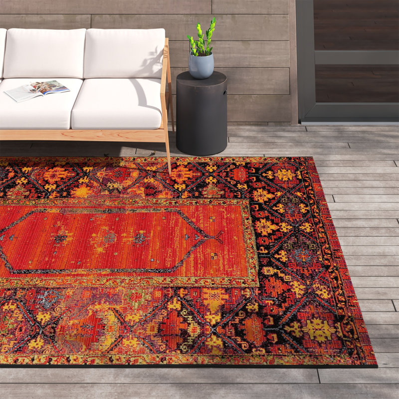 Gurrola Washable Oriental Indoor / Outdoor Rug, Rectangle 7'10" x 10'
