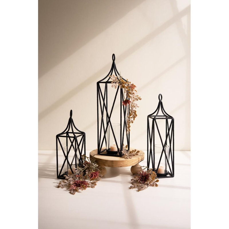 ENSEMBLE DE TROIS MODÈLES EN MÉTAL AVEC ENSEMBLES DE VERRE