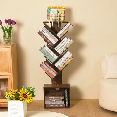 Petite bibliothèque de coin rustique brun avec planificateur de lecture et panneau d'activités - grande armoire de rangement moderne et étroite pour la maison, le bureau, la chambre à coucher ou le salon