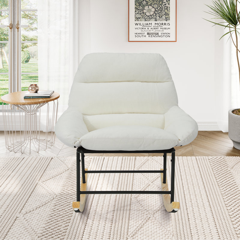 Chaise berçante à dossier haut en bois massif, Laine d'agneau beige
