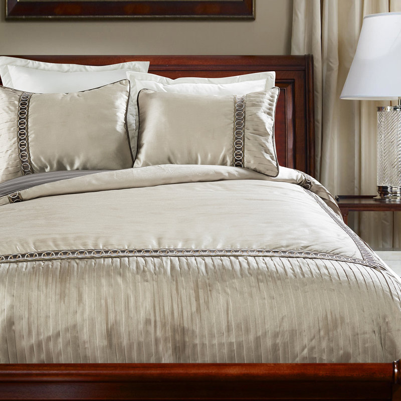 Daughtery Polyester Sateen Duvet Cover, King Duvet Cover + 2 Shams