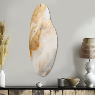 Abstrait beige et peinture de geyser doré III - formes abstraites, décoration murale asymétrique en métal, impression d'art incurvé beige