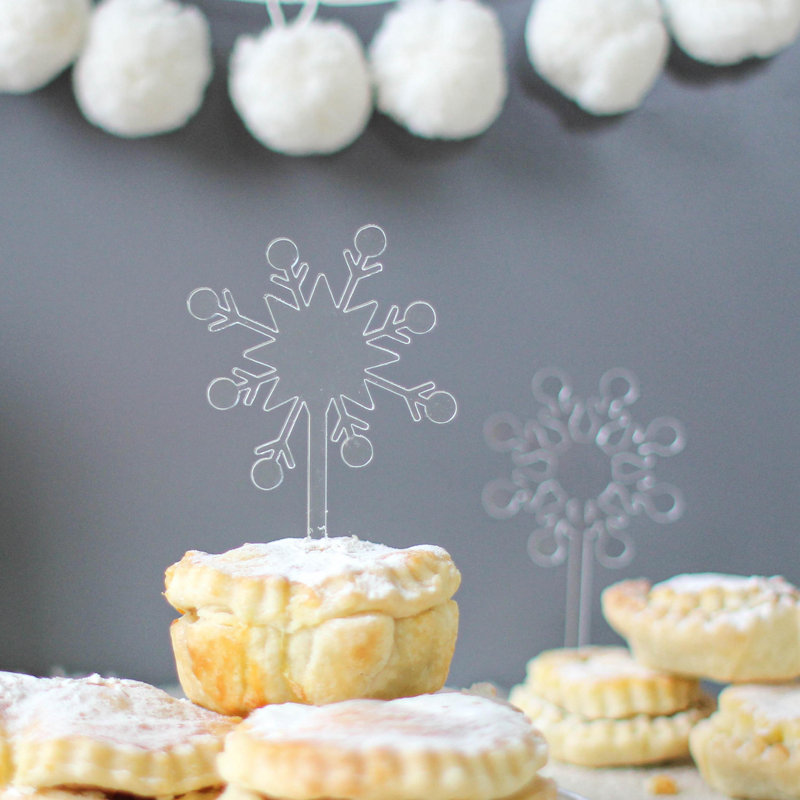 The Seasonal Aisle Howard Cake Topper
