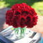 Arrangement floral roses en vase-1178180916