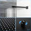 Système de douche avec bec de baignoire - Tête de pluie carrée 12 po, à main, bronze huilé, équilibrée, soupape équilibrée de 12 po, fixation murale, installation facile, débit d'eau réglable, forme de la tête,