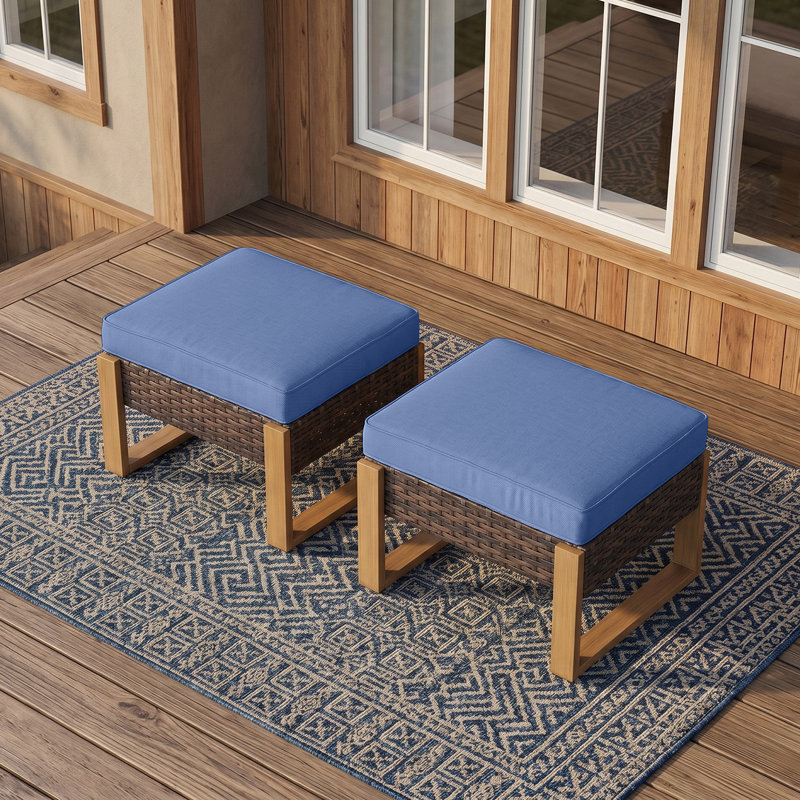 Pouf d'extÃ©rieur en osier Allcot avec coussin SunbrellaÂ®, Bleu, Brun