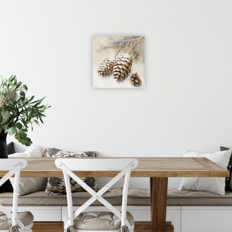 Rustique, pommes de pin avec branches enneigées, chaleureuse, hiver sauvage, art mural sur toile - 24 x 24 pouces beige