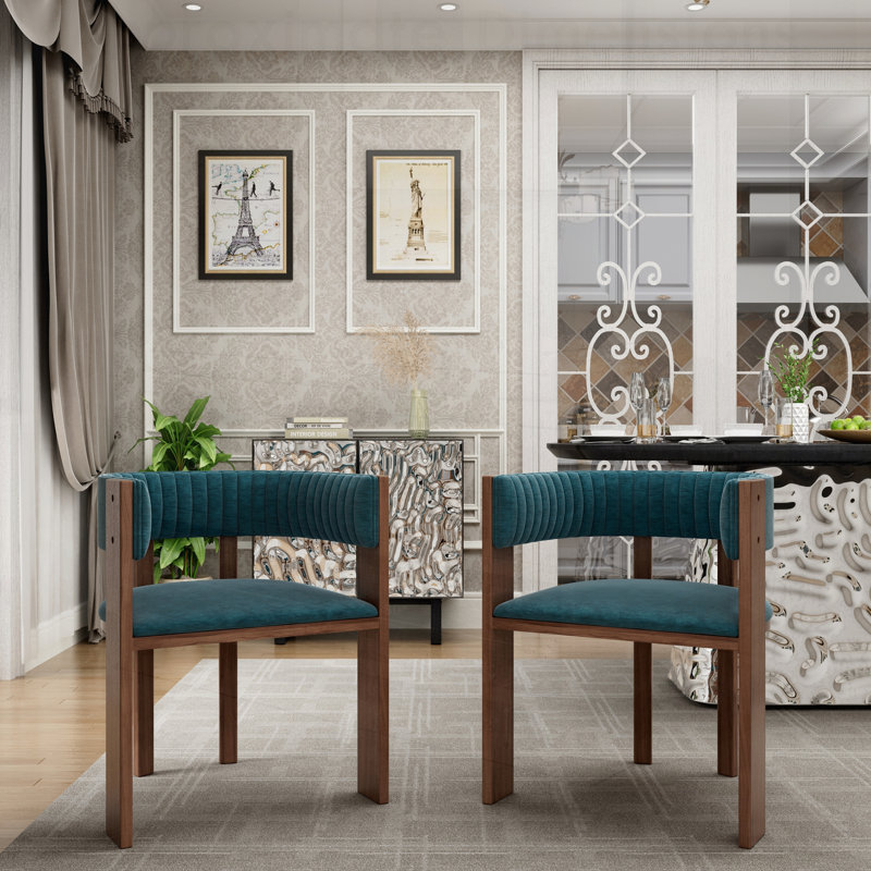 Chaise de salle à manger unique en bois à dossier incurvé avec coussin de protection, parfaite pour le confort et le style dans la cuisine ou la salle à manger.