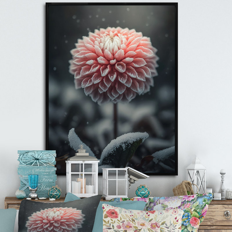 «A Blooming Pink Dahlia Flower in Winter III», impression sur toile, H 20 po x l 12 po x P 1 po