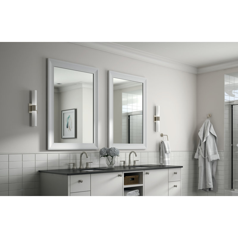 Miroir de salle de bain traditionnel, Blanc mat, H 41,34 po x l 29,33 po x P 1,53 po