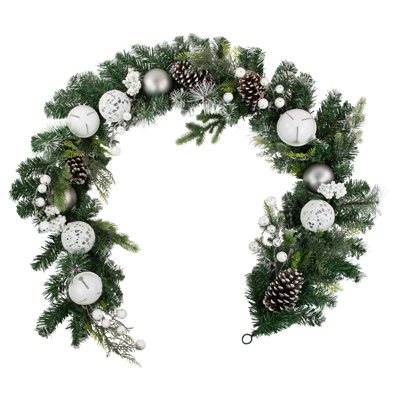 Guirlande de Noël artificielle 6 pi avec pommes de pin et ornements