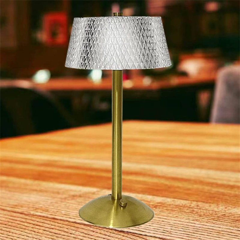 Aleishia Metal Table Lamp