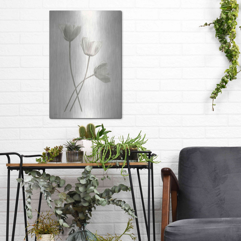 "Blanchi tulipes III" par Lori Deiter, H 16 po x l 12 po