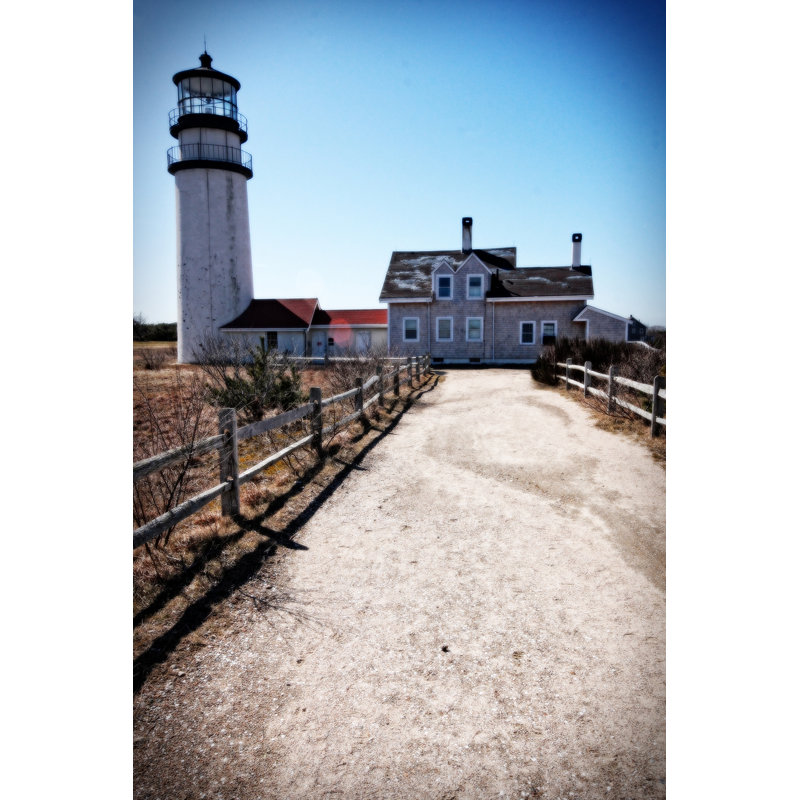 «Highland Lighthouse Cape Cod MA Portrait» par Jobe Waters - reproduction de photo de Canas enveloppés