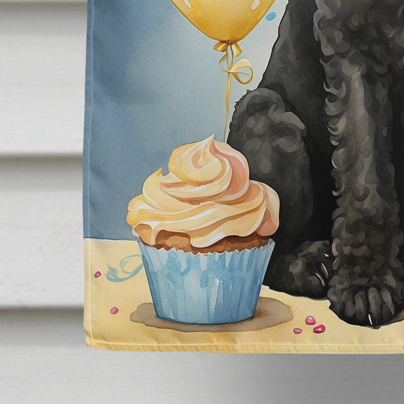 Drapeau «Happy Birthday House», Grand caniche noir