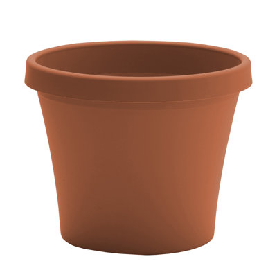 Terra Traditional Plastic Indoor/Outdoor Pot Planter