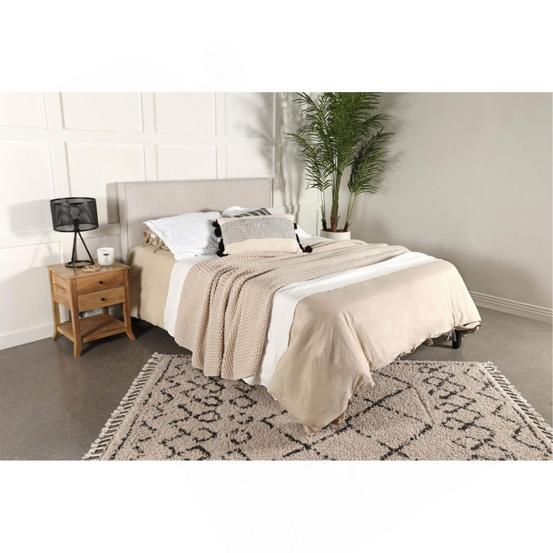 Tête de lit sable avec détails auto-soudés
