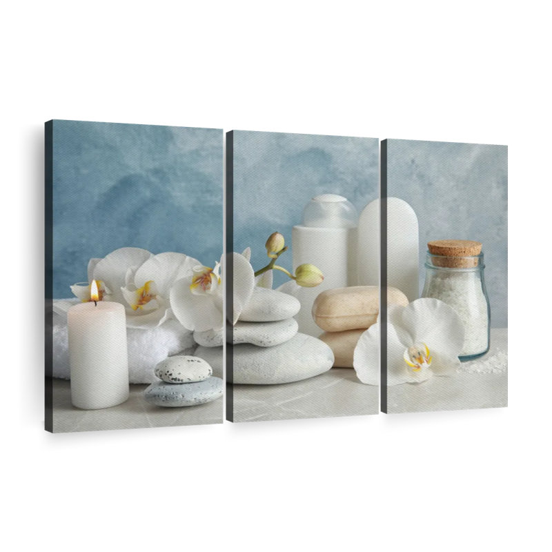 «White Spa Essentials», reproduction sur toile, H 36 po x l 57 po x P 1,25 po