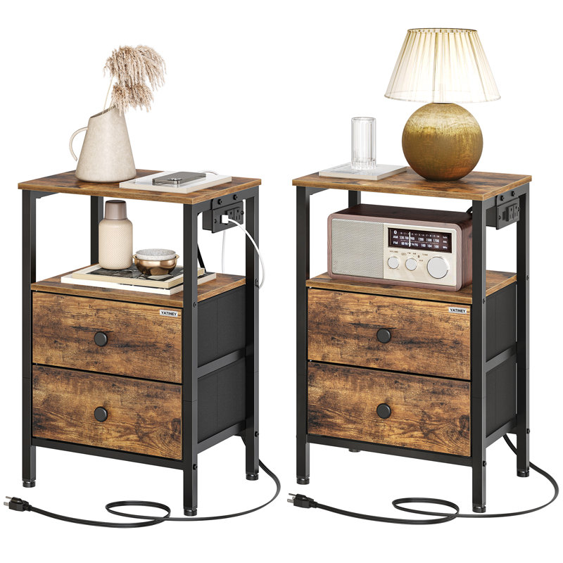 Table de bout H 23,4 po avec station de charge et 2 tiroirs en tissu non tissé, Brun
