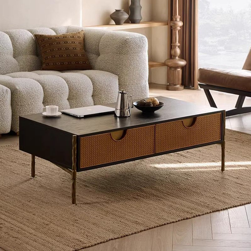 Table basse moderne de style médiéval