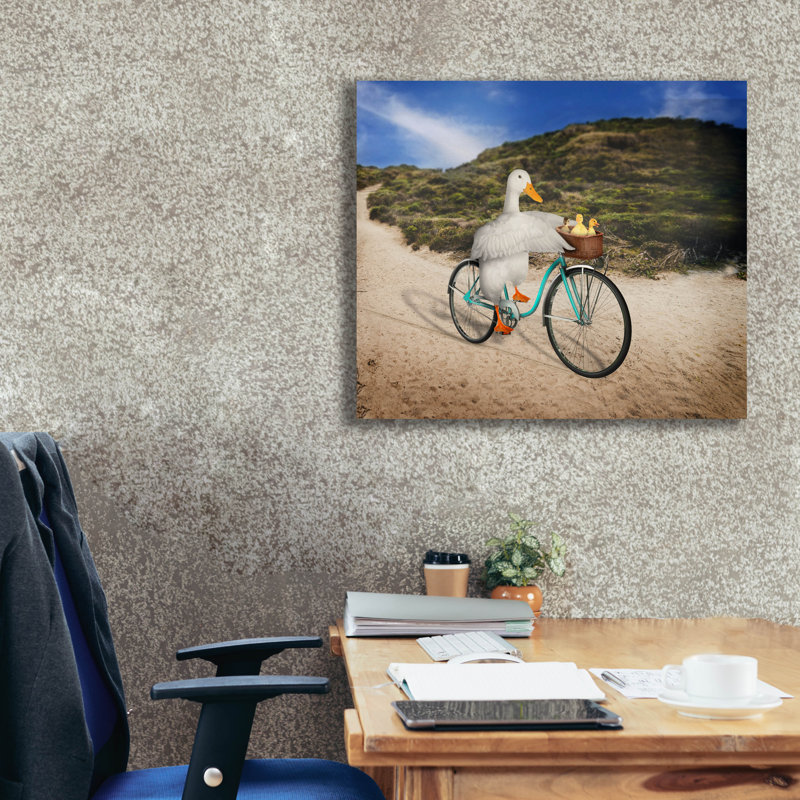  «Duck Riding A Bike» par John Hovenstine, art mural sur toile, 30 po x 26 po