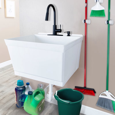 Évier à lessive mural L 23 po x l 24 po avec robinet