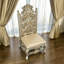 Fauteuil d'appoint sculpté orné