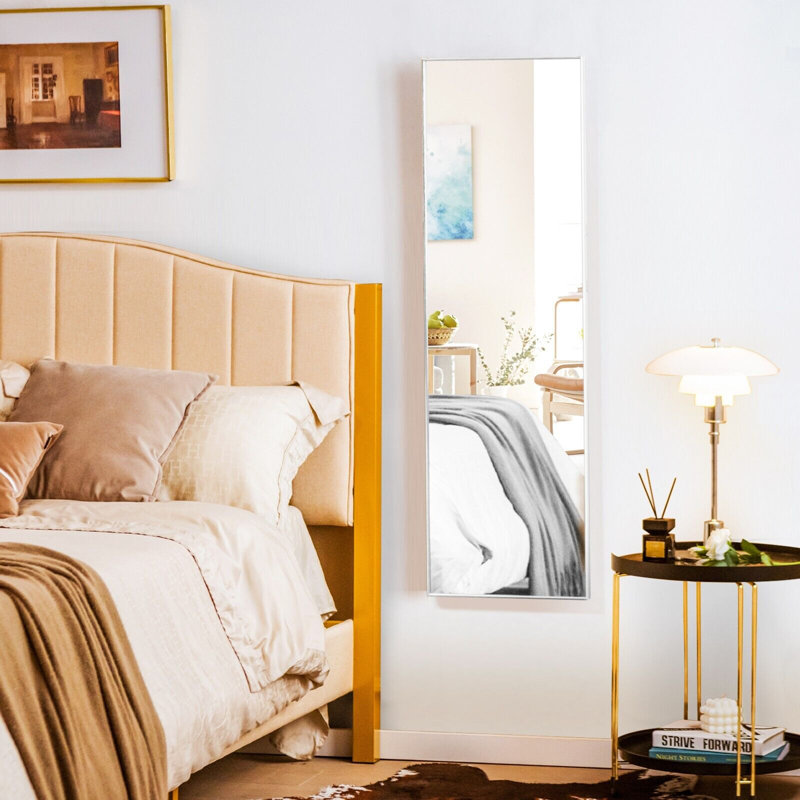 Raevin Metal Mirror, Silver