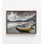 Bateaux jaunes au bord du lac - reproduction de photo encadrée