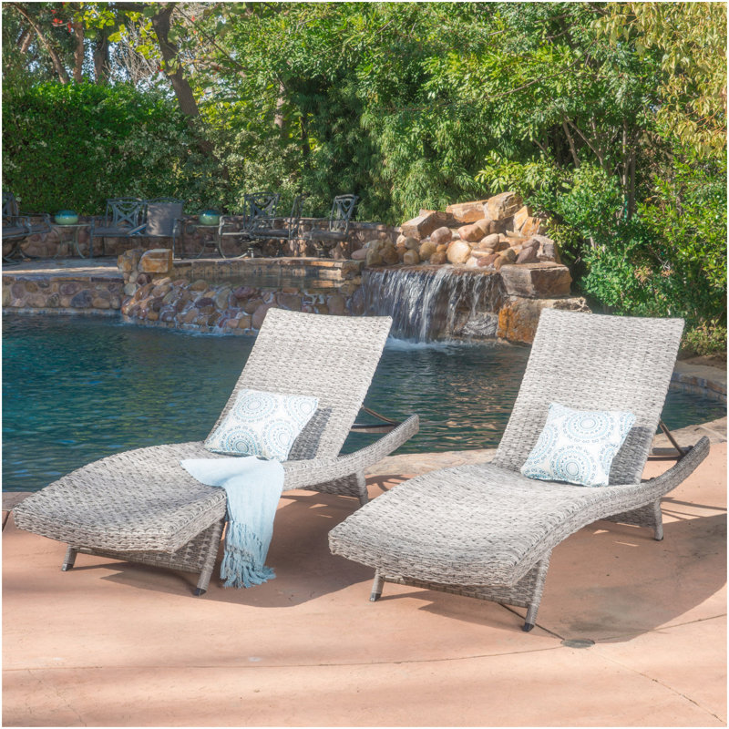 CRETE WICKER CHAISE LOUNGE