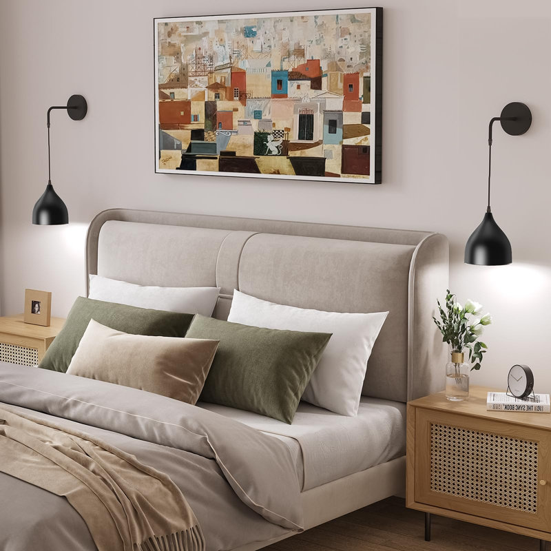 Sareena Armed Sconce