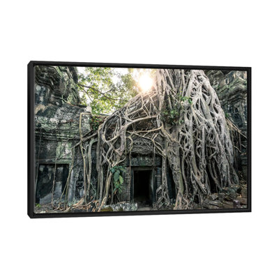 «Temple In The Jungle, Angkor Wat, Cambodge» par Matteo Colombo, impression sur toile