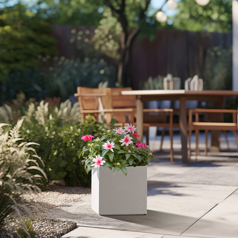 Boîte à fleurs en béton Redegonda, H 12 po x l 12 po x P 12 po, Blanc frais