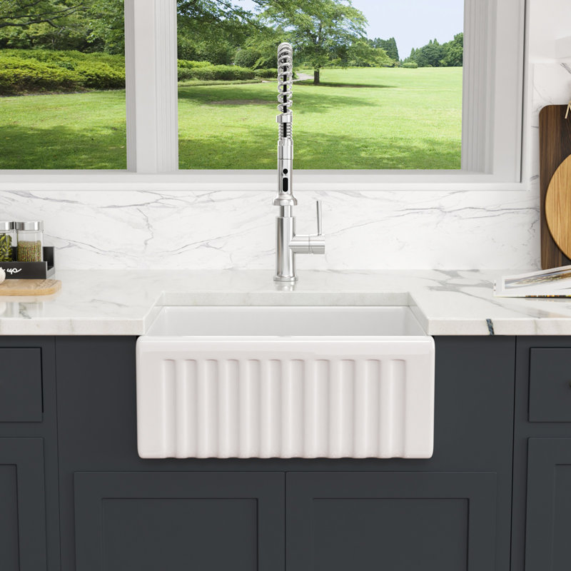 24" L x 18" W Single Bowl Glossy White Ceramic Farmhouse/Apron Kitchen Sink with Sink Grid and Basket Strainer