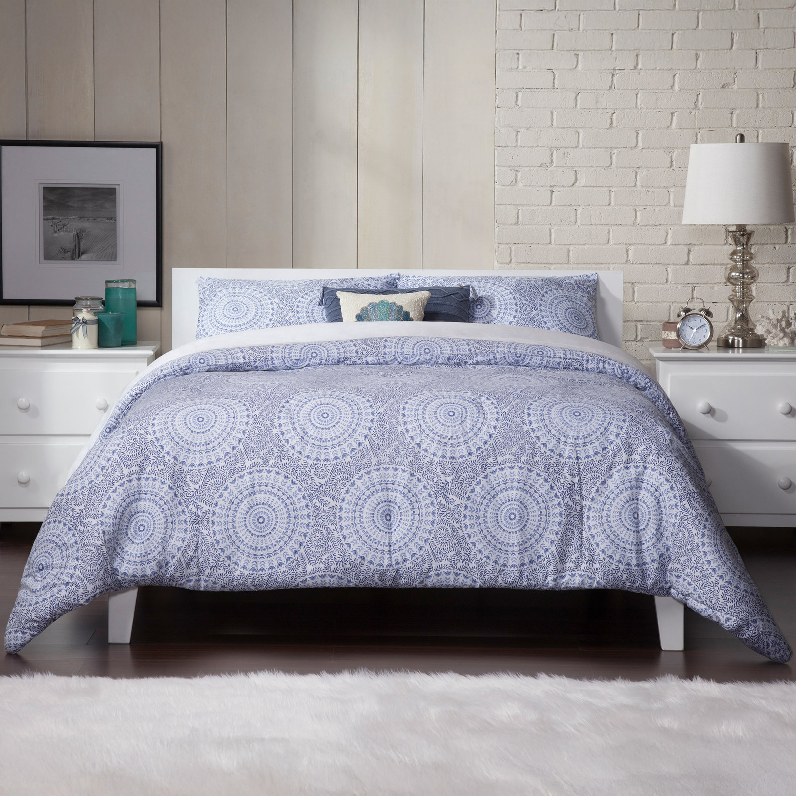Lampley Solid Wood Platform Bed, White, Queen
