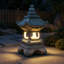 Statue de lampe de jardin zen-118735746