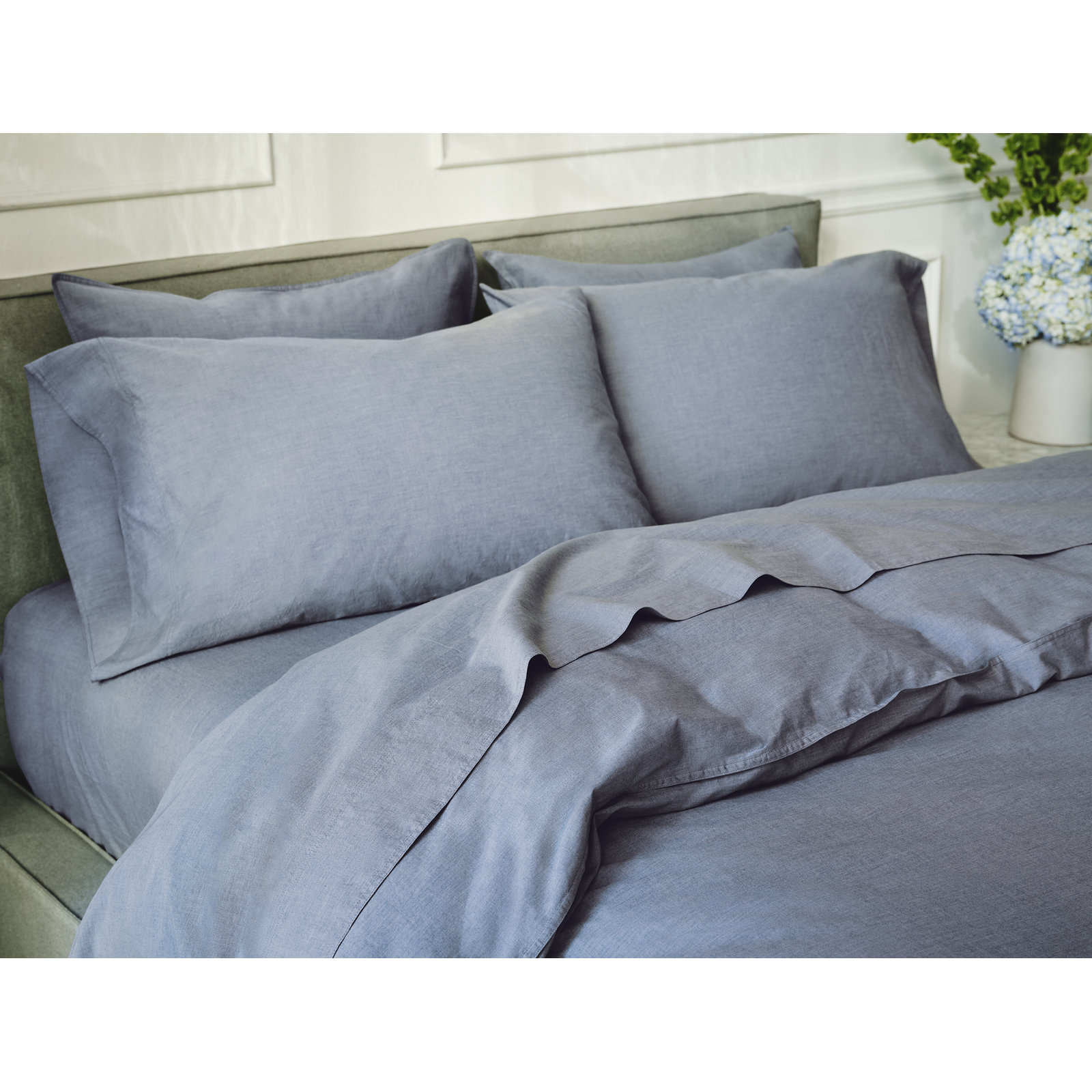 Organic Crinkled Percale 100% Cotton Percale Sheet Set, Queen Sheet Set with 2 Pillowcases, Indigo Chambray