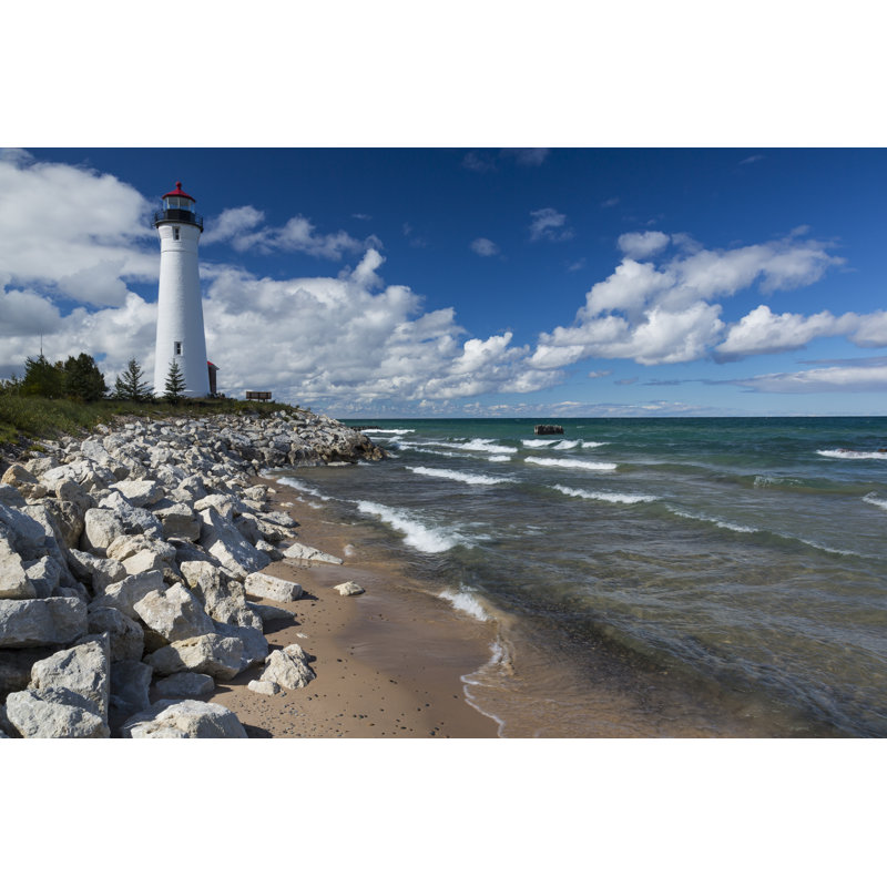 «Crisp Point Lighthouse» par John_Brueske - photographie sur toile tendue, L 36 po x H 24 po