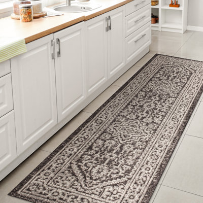 Moten Medallion Textured Weave Gray/Black Indoor/Outdoor Rug