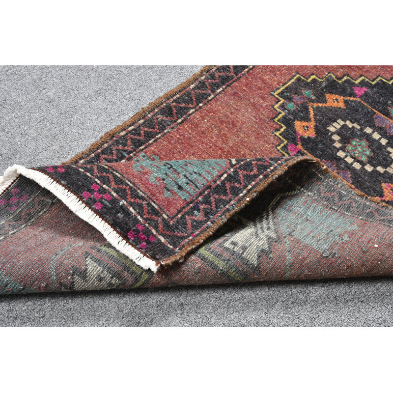 Tapis turc vintage tissé à la main avec un motif géométrique authentique pour la décoration intérieure noir / brun
