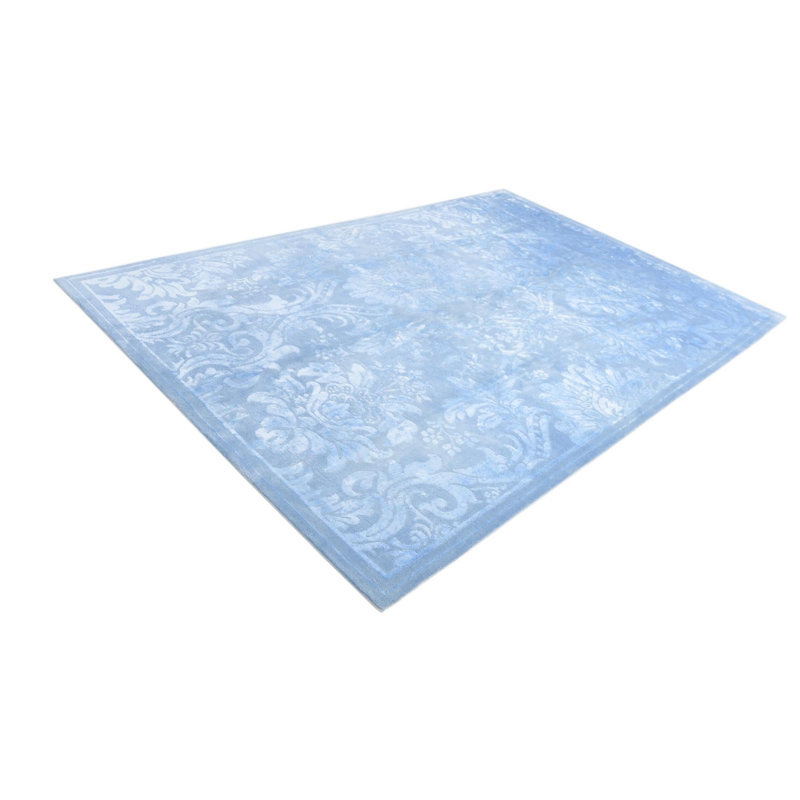 Tapis bleu Howard