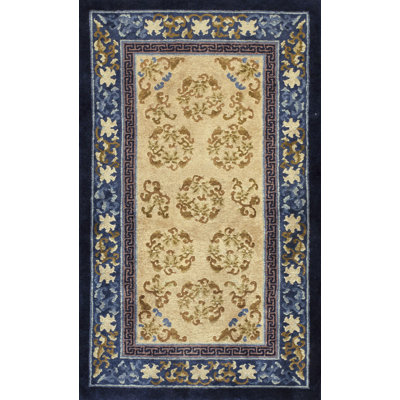 Petit tapis décoratif en velours de soie rétro de petite taille