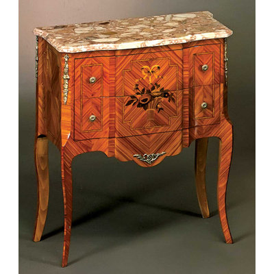 7 Drawer Accent Chest