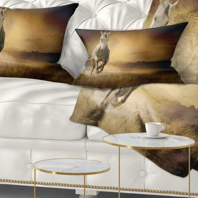 Coussin galloping au travers d’un coussin lombaire valley animal