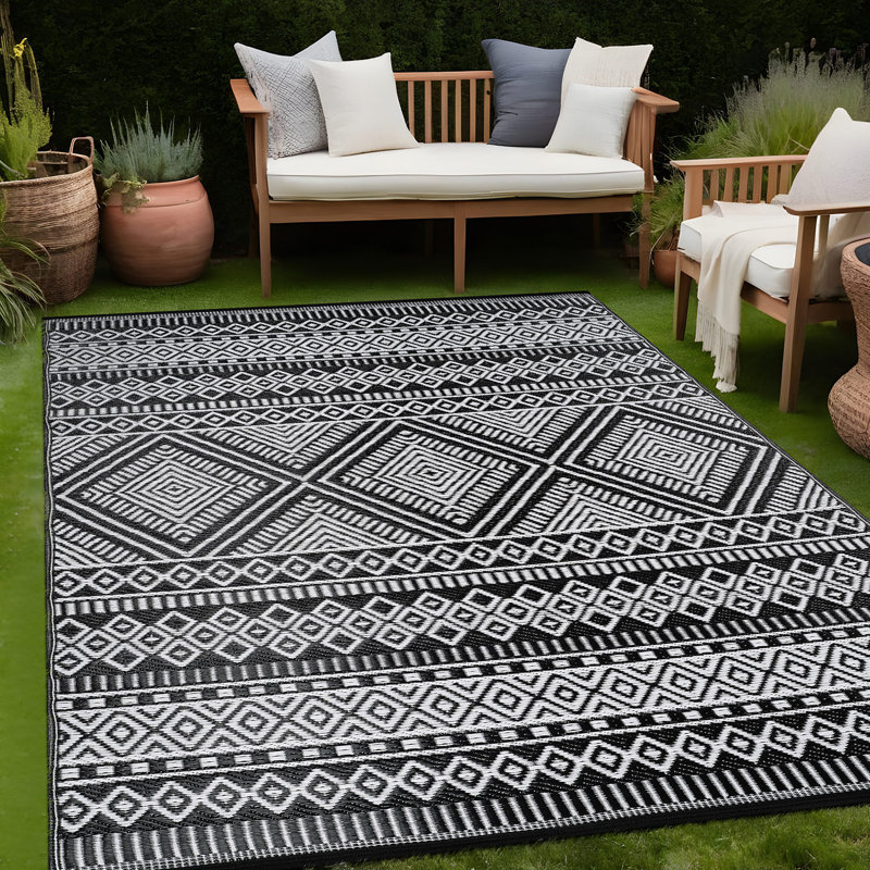 Rectangle Aldo Machine Made Polypropylene Area Rug in Black/White, Rectangle  5'10" x 8'10"