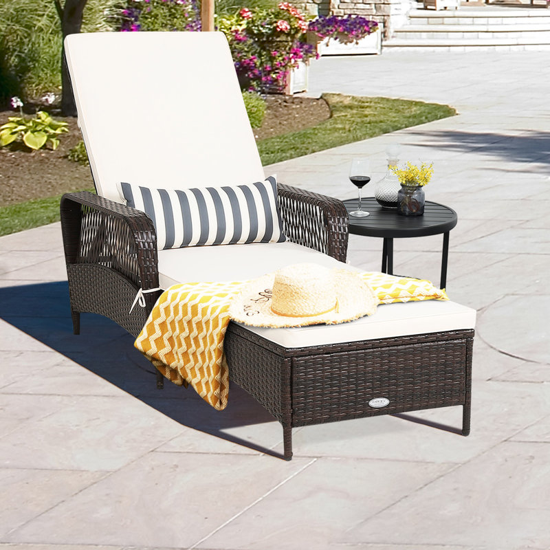 Méridienne de patio en rotin Gymax avec coussin de dossier et coussin réglables, 1